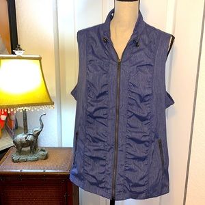 Zenergy by Chico’s size 3 (XL/16) Sleeveless Zip-Up